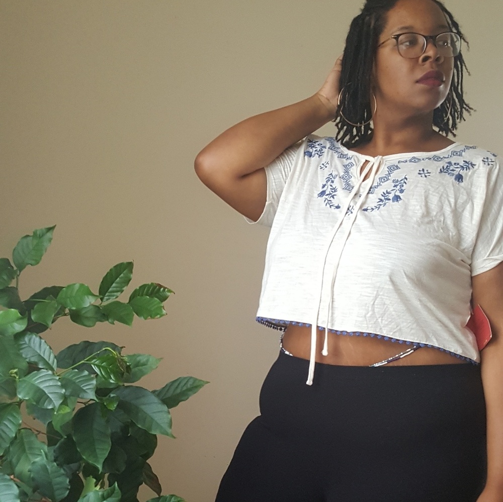 Mossimo plus size cream colored crop top